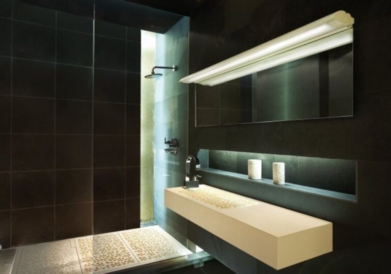 ¡Dale Luz a Tu Pequeño Baño!