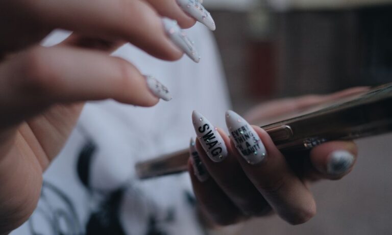 30 Ideas de Colores de Uñas en Tendencia para Otoño